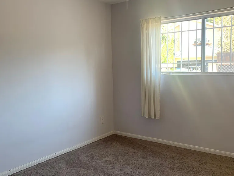 Bedroom 1 - Larger