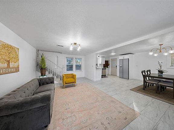 5th image of 2421 NW 18th St