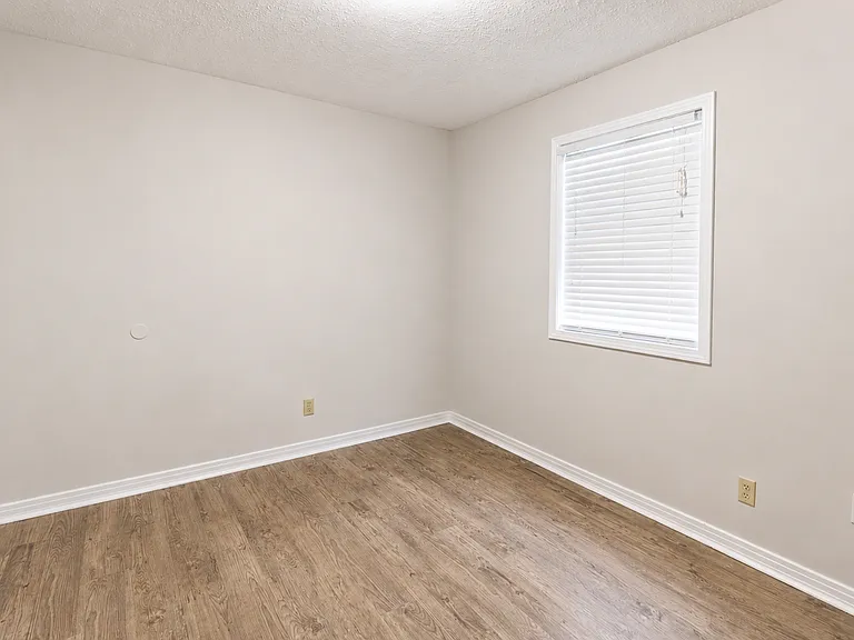 1219 Carolina Ave — Photo 14
