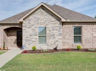 106 Mariner Ln, Maumelle, AR 72113