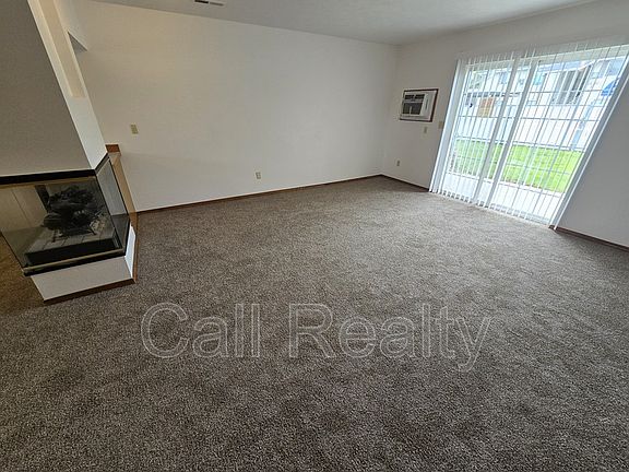 3rd image of 5215 S Smith Ct