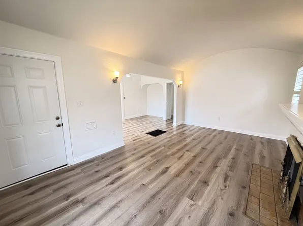7307 Halldale Ave, Los Angeles, CA 90047