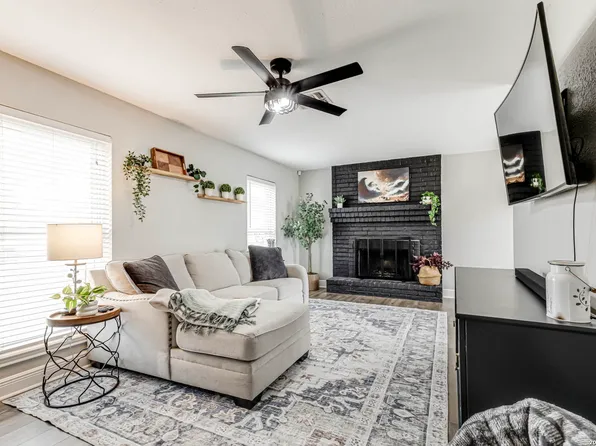 3306 Turnabout, Schertz, TX 78108