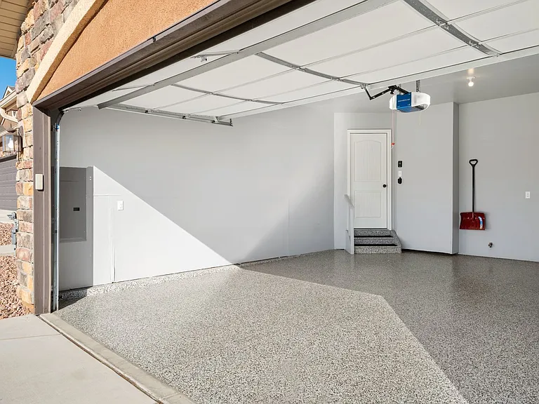 8197 Mockorange Hts — Photo 47