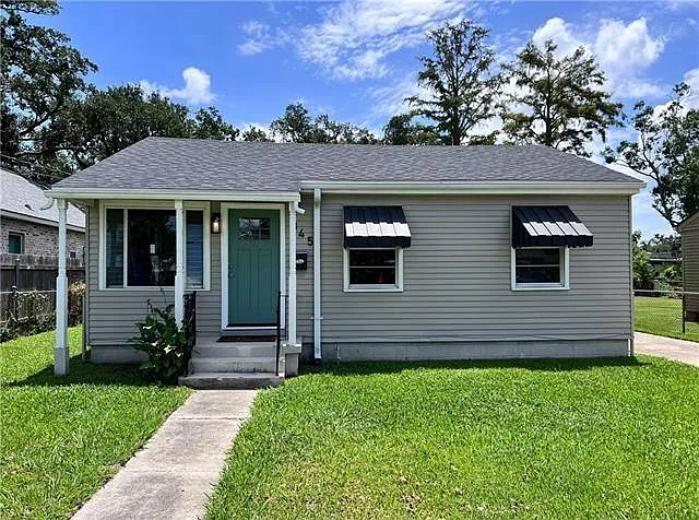 345 Wainwright Dr — Photo 1