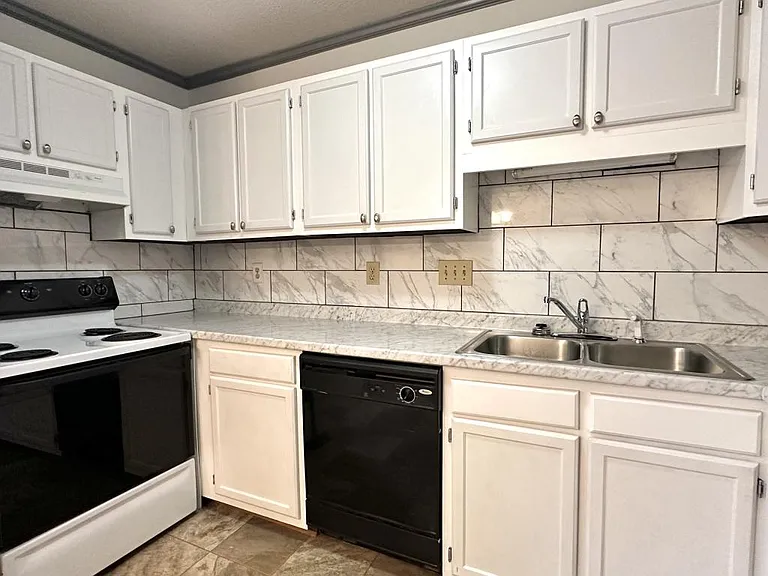 103 Homeplace Ct — Photo 6