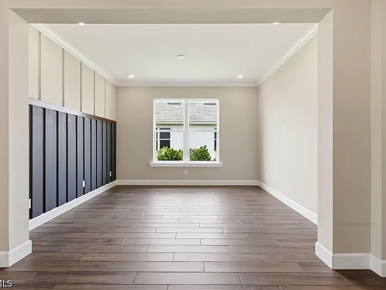26801 Victoria Pl — Photo 6