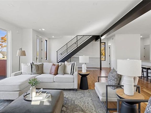 4th image of 2605 W Paseo Blvd