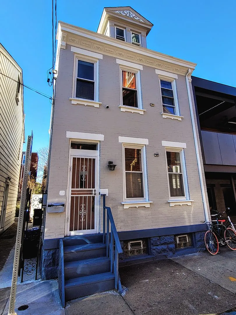 102 S 16th St photo 1