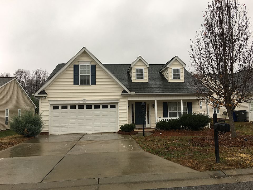 3 bedroom 2 bath and bonus