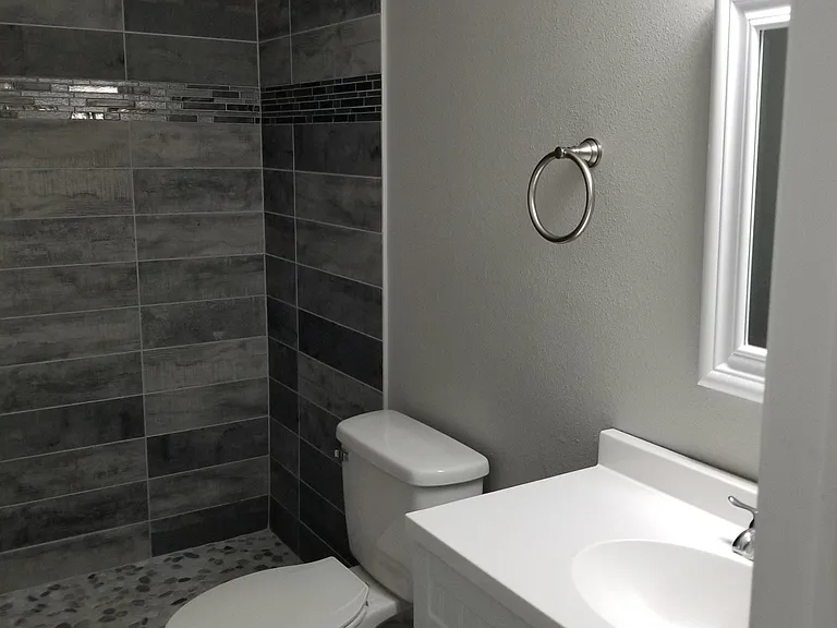 3320 Laurel Dale Dr — Photo 8