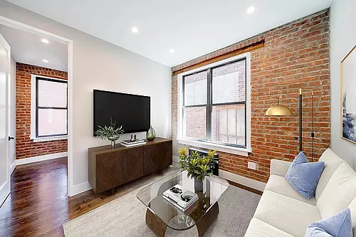 24 Avenue A Photo 1