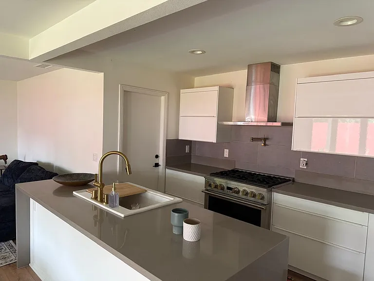 1205 Stevely Ave — Photo 4