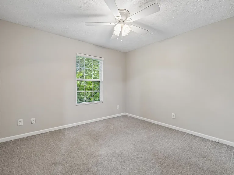 1424 Beech Grove Way — Photo 18
