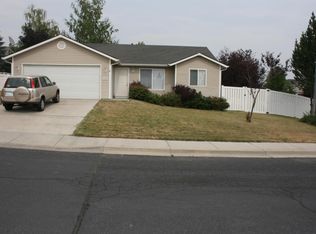 1900 NW Arcadia Dr, Pullman, WA 99163