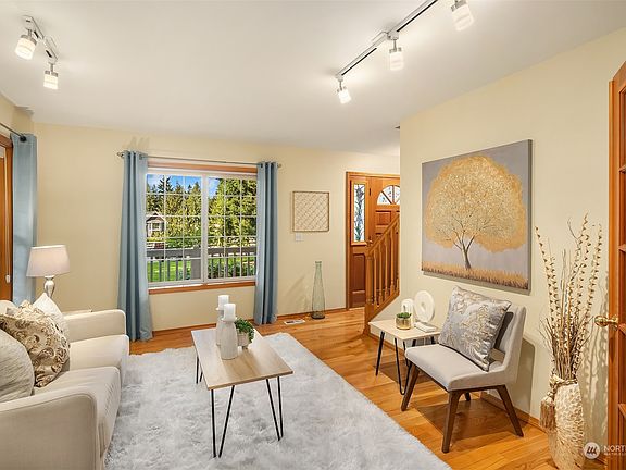 5th image of 20720 127th Street E