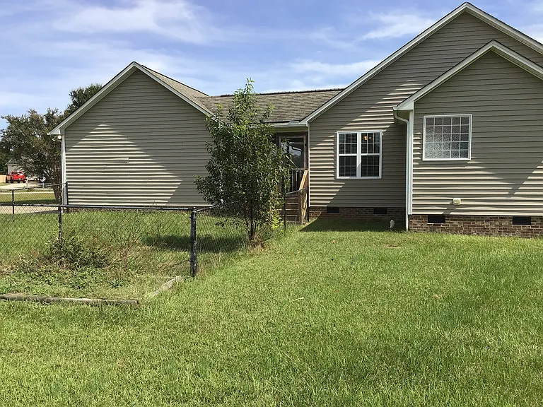 384 Axum Rd — Photo 18