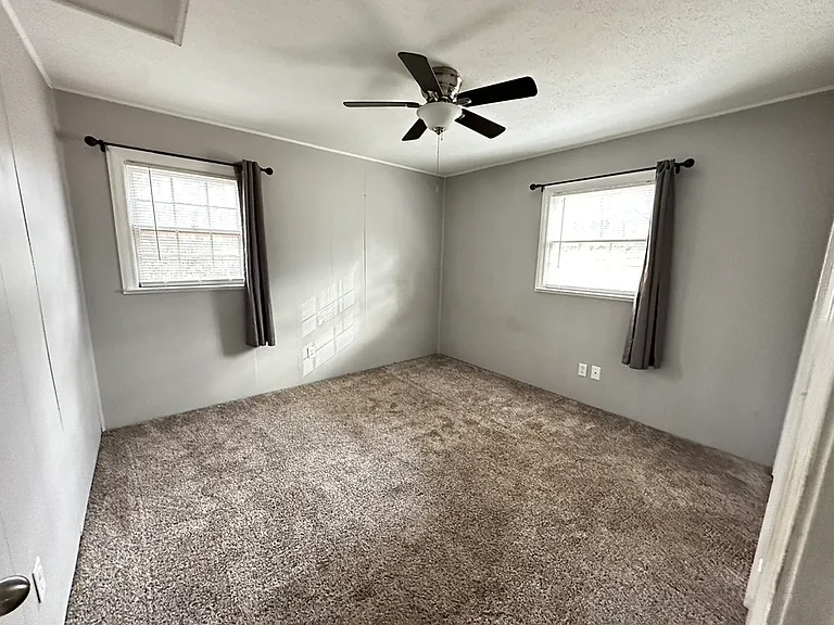 2120 Sandlewood Ln — Photo 8