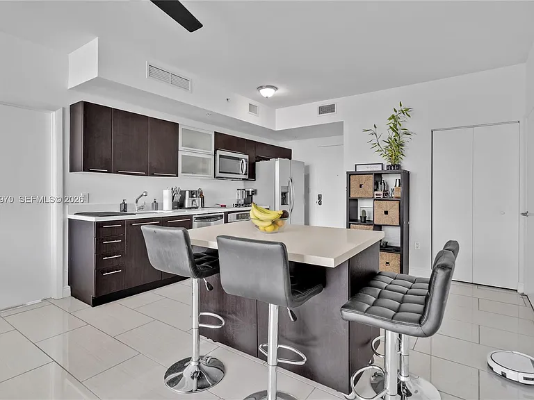 90 SW 3rd St #4403 — Photo 6