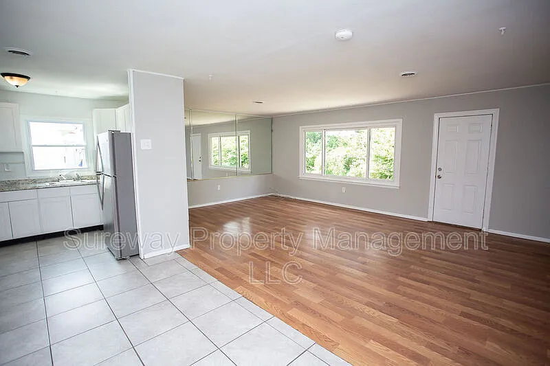 3 bed, 2.0 bath, 1200 sqft, $2,700 — Photo 2