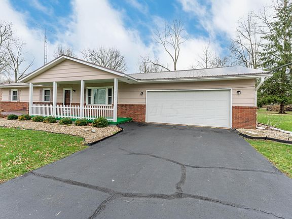 2nd image of 823 Scenic Dr