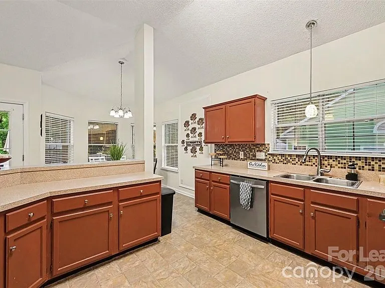 13505 Gatestone Ln — Photo 7