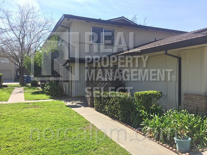 1st image of 4424 Greenholme Dr APT 2