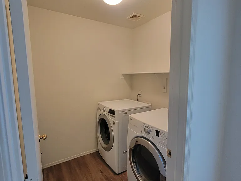 1289 E Clifton Ave — Photo 21