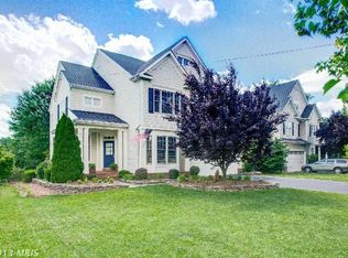 2704 N Underwood St, Arlington, VA 22213