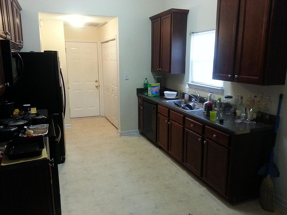2nd image of 319 Timberwind Dr