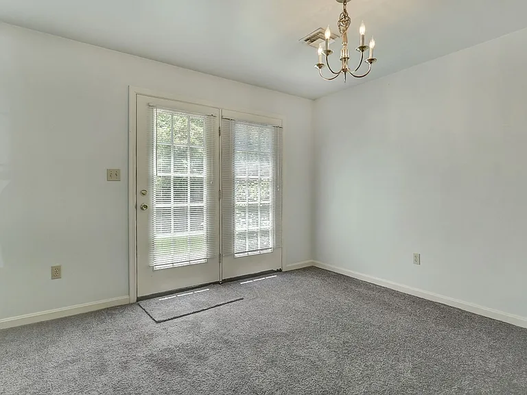 1940 Daybreak Cir — Photo 10