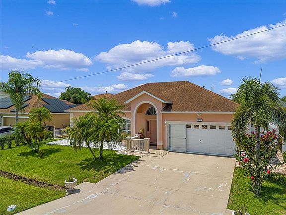 4th image of 323 Alegriano Ct