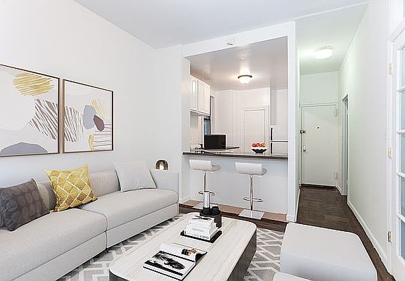 4th image of 206 W 88th St APT 5R