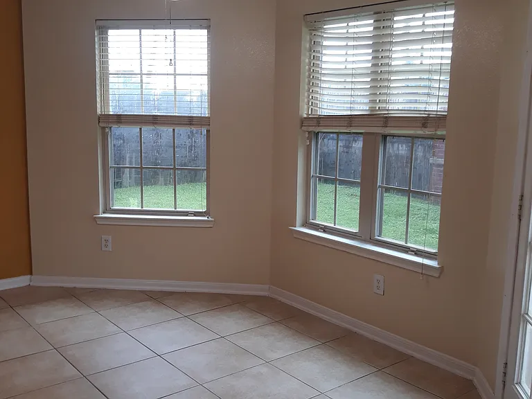 1222 Concord Pl — Photo 11