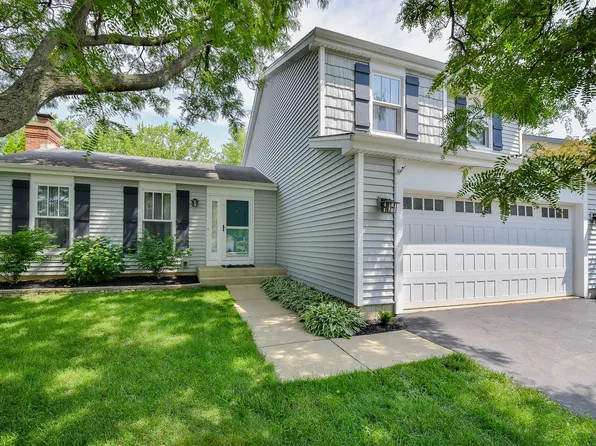 27W108 Walnut Dr, Winfield, IL 60190