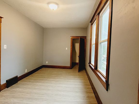 3rd image of 416 E 10th St