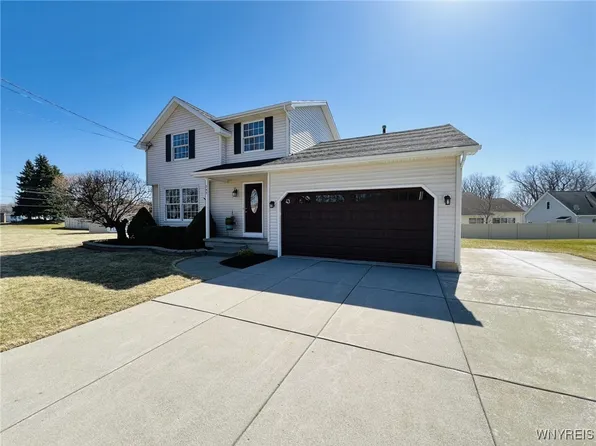 293 Crabapple Ln, Buffalo, NY 14227