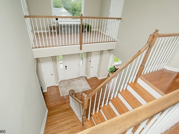 3rd image of 24 Beverly St