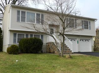 17 Dacotah Ave, Lake Hiawatha, NJ 07034