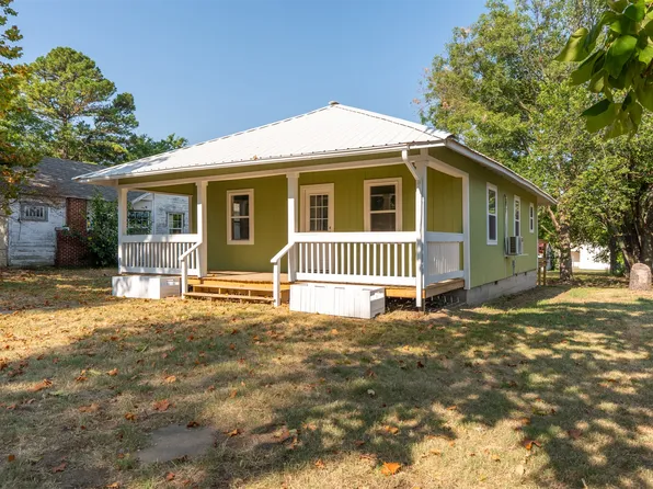 123 S 9th St, Okemah, OK 74859