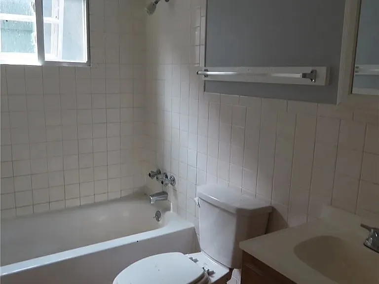 1027 Highland St #7 — Photo 5