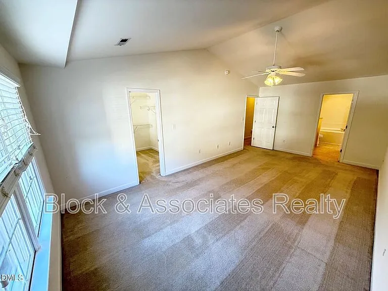 5523 Cottonrose Ln — Photo 14