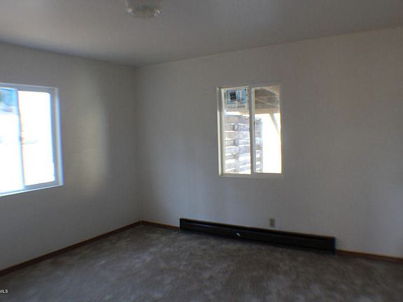4th image of 905 W Mead Ave