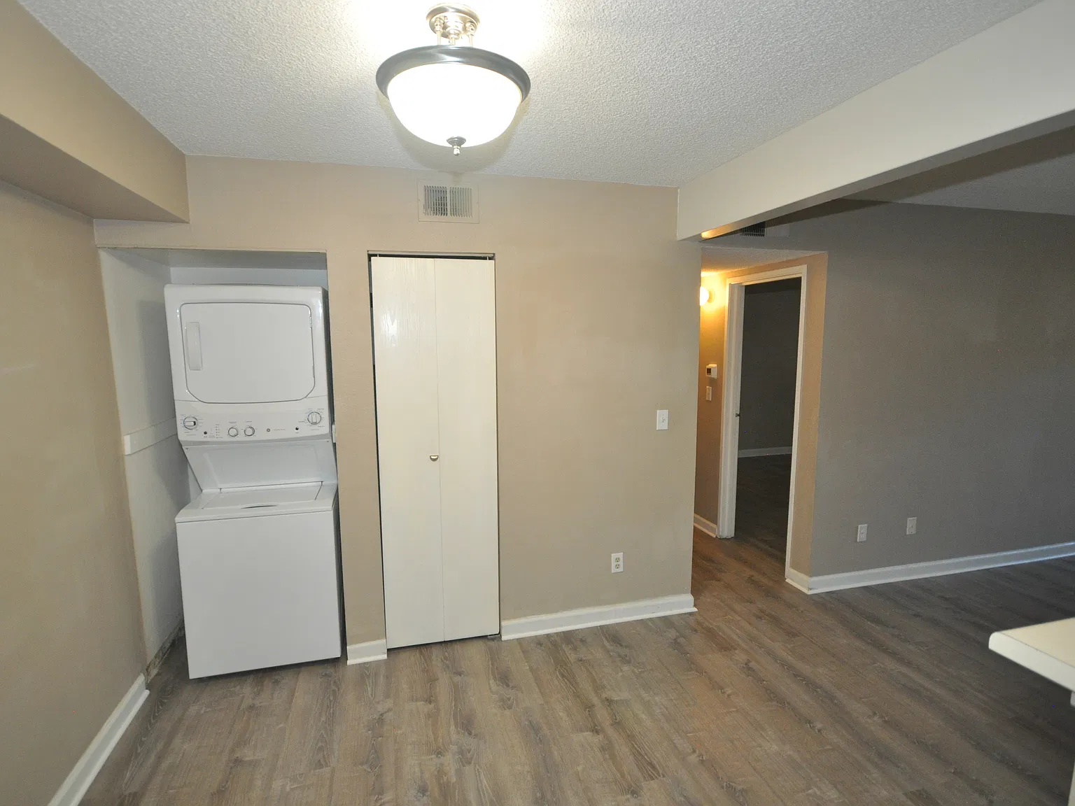 1 bed, 723 sqft, $1,250 — Photo 3