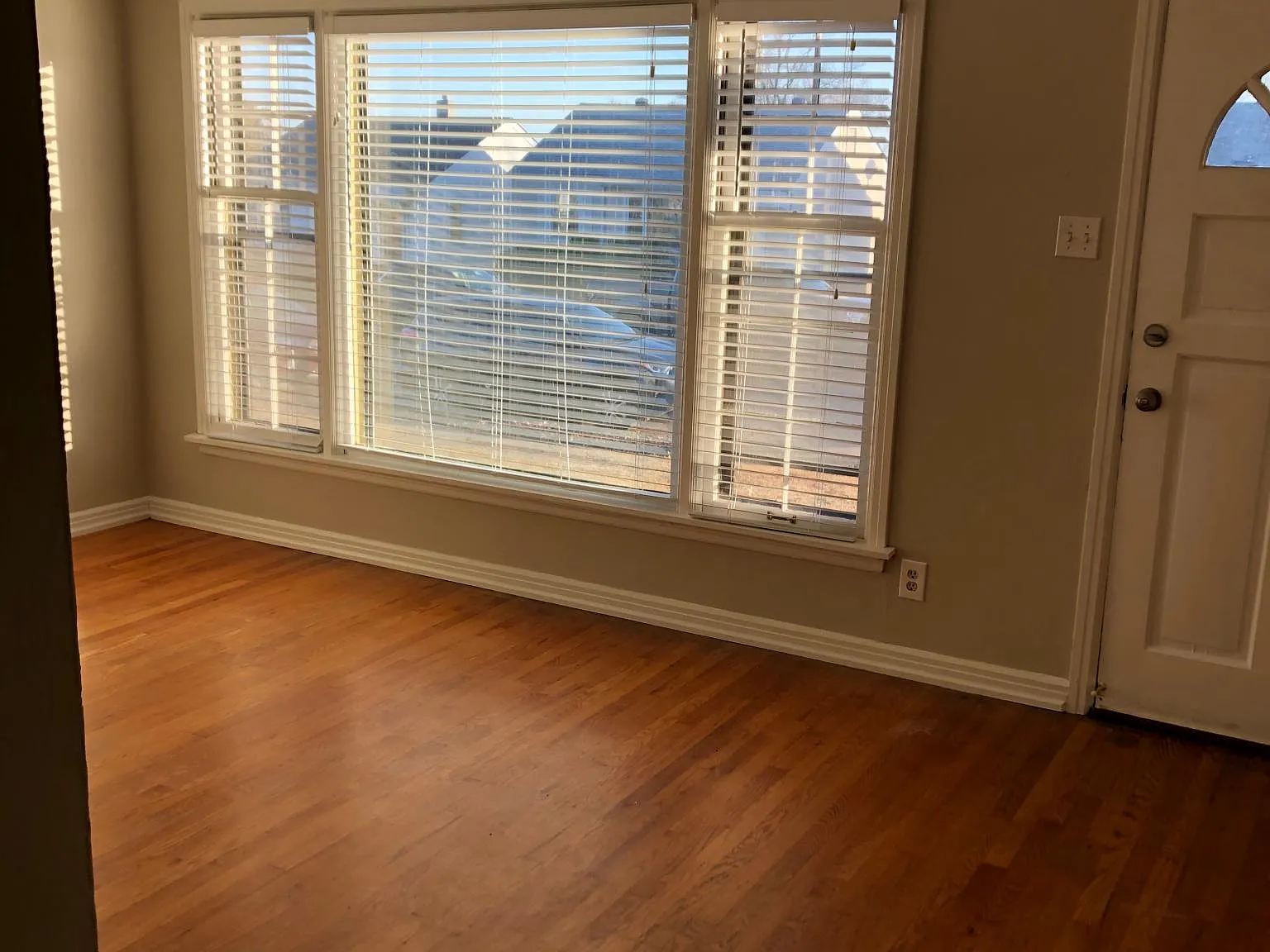 2 bed, 784 sqft, $1,325 — Photo 2
