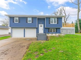977 Chrysann Dr, Girard, OH 44420