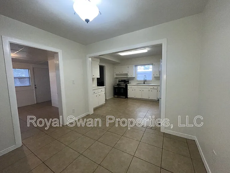 227 Palm Ave — Photo 12