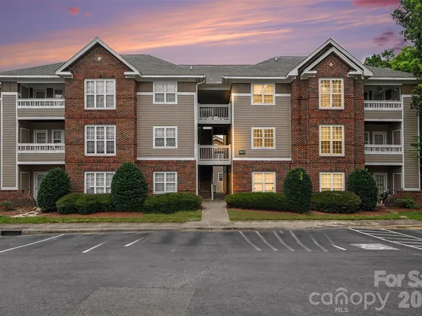 9849 Campus Walk Ln APT D, Charlotte, NC 28262