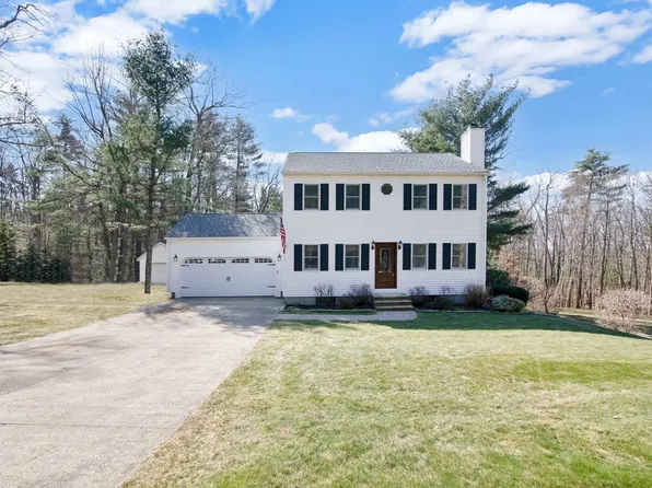 17 Country Ln, Palmer, MA 01069