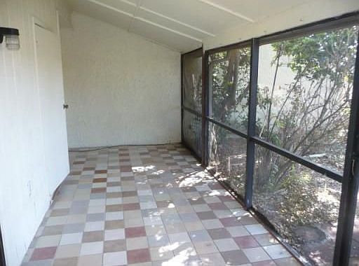 4th image of 10 Saint Andrews Ct